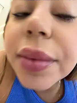 Stripchat Live Sex Cam of LariiHotWife