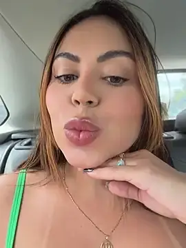 Stripchat Best live sex cam show of LariiHotWife