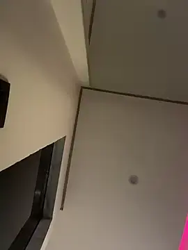 Stripchat Adult Webcam of LariiHotWife