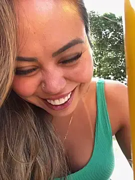 Stripchat Sex Cam of lariic