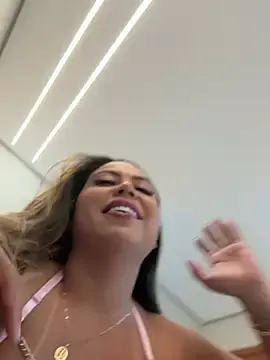 Stripchat Live Sex Cam of lariic