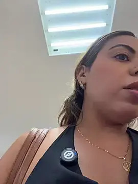 Stripchat Live Sex Cam of lariic