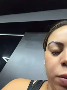 Stripchat Best Webcam of lariic