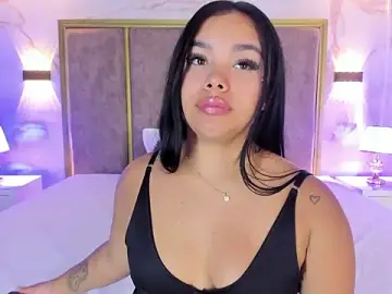 Stripchat Free Live Porn of MarianaGarciaa__