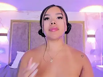 Stripchat Nude Webcam of MarianaGarciaa__