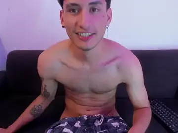 Stripchat Nude Webcam of Henrikk_senn