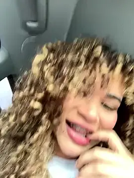 Stripchat Live Sex Cam of Lianh_Benett