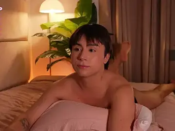 Stripchat Adult Webcam of Enyoll_