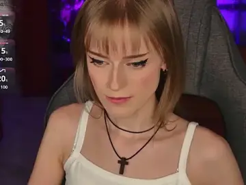 Stripchat Adult Webcams of KiraMontoya