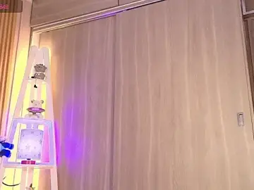 Stripchat Sex Cam of emily_sweett24