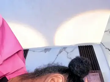 Stripchat Sex Cam of kandy_bronw