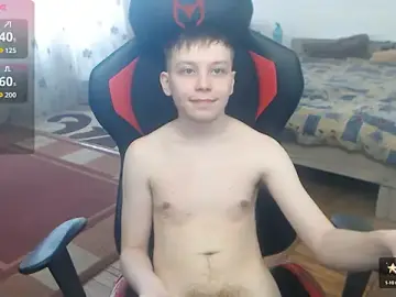 Stripchat Free Porn Cam of hugkydo