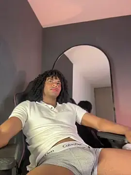 Stripchat Sex Cam of Lucas_eevans