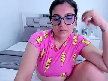 Stripchat Adult Video Chat of Camilaa_bueno