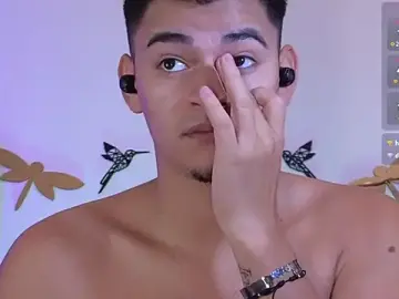 Stripchat Free Live Porn of VikoHands