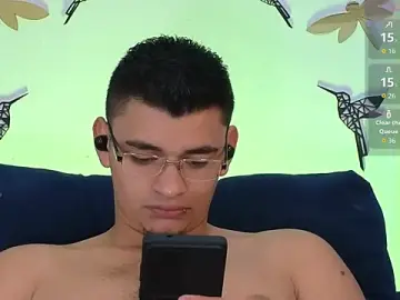 Stripchat Free Porn Cam of VikoHands