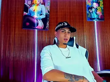 Stripchat Free Live Porn of Liam_lee