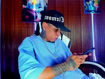 Stripchat Watch Live Sex Cams of Liam_lee