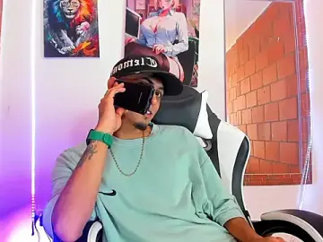 Stripchat Free Porn Cam of Liam_lee