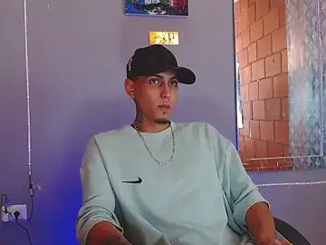 Stripchat Sex Cam of Liam_lee