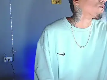 Stripchat Live Sex Cam of Liam_lee