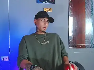 Stripchat Live Sex Cam of Liam_lee