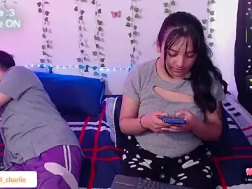 Stripchat Sex Cam of Tina_4_Charlie