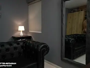Stripchat Adult Webcams of LoganMartinX