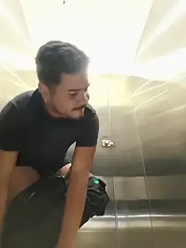 Stripchat Free Porn Cam of TheKingThiago