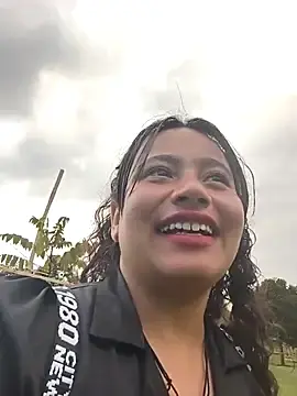 Stripchat Live Sex Cam of Yaya_watson