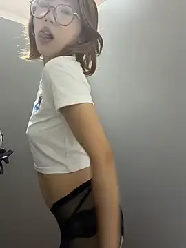 Stripchat Adult Webcam of yuer_your