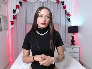 Stripchat Live Sex Cam of Ivyy_Crystal