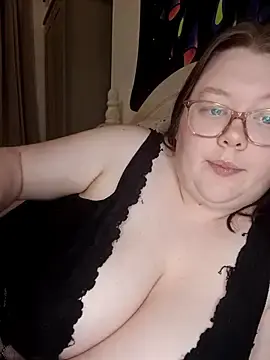 Stripchat Watch Live Sex Cams of Sexycurvyemilyy