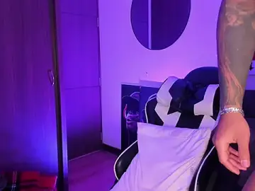 Stripchat Live Sex Cam of Alessandro_Vanni