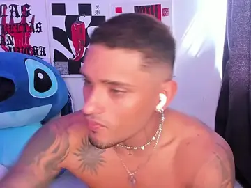 Stripchat Live Sex Cam of Alessandro_Vanni
