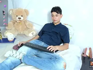 Stripchat Best live sex cam show of Benjamin_Buster