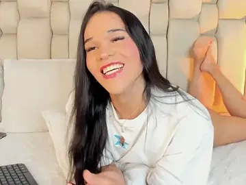 Stripchat Free Live Porn of Isa_Little_Star