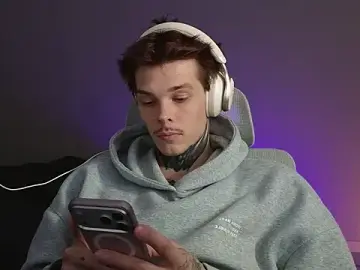 Stripchat Watch Live Sex Cams of DENIS_HERE
