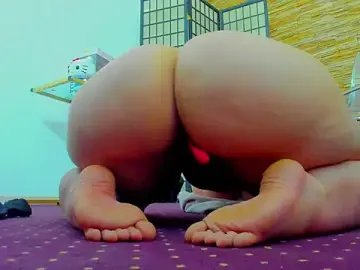 Stripchat Free Live Porn of AishaRouhi