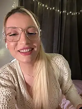 Stripchat Adult Webcam of Ella_Charm