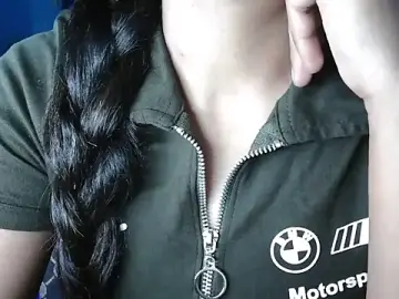 Stripchat Live Sex Cam of Cuteangle1