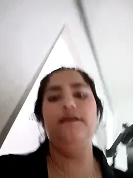 Stripchat Watch Live Sex Cams of KRYSSTARITTER4