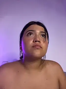 Stripchat Free Live Porn of alisson_carolina73