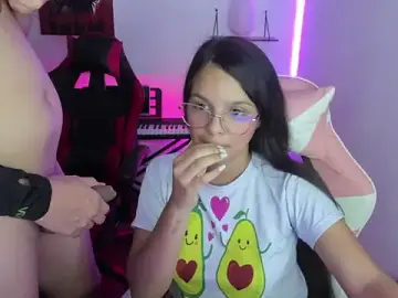 Stripchat Live Sex Cam of jessi_and_boy