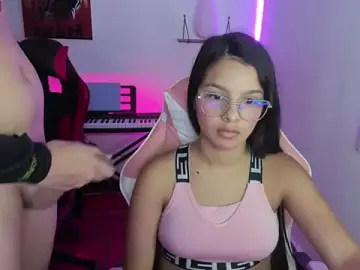 Stripchat Live Sex Cam of jessi_and_boy