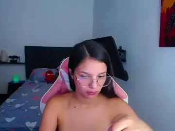 Stripchat Live Sex Cam of jessi_and_boy