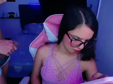 Stripchat Live Sex Cam of jessi_and_boy