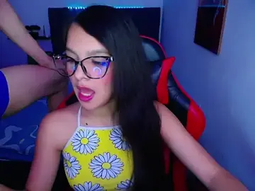 Stripchat Nude Webcam of jessi_and_boy