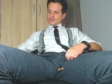Stripchat Free Porn Cam of leonal_oconer