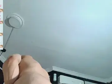 Stripchat Live Sex Cam of AlexLenox_